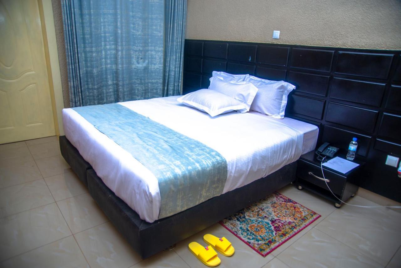 Quality Inn Hotel Kigali Exteriör bild