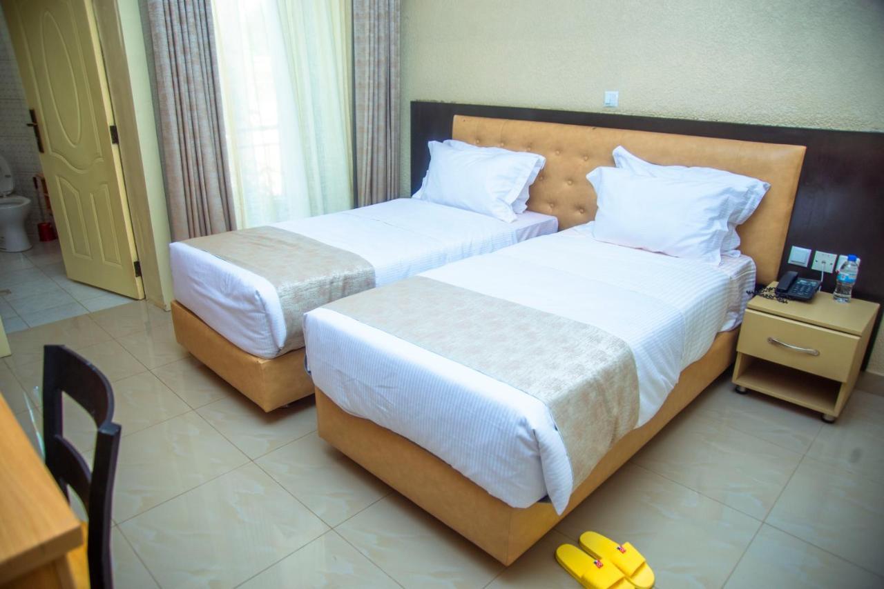 Quality Inn Hotel Kigali Exteriör bild