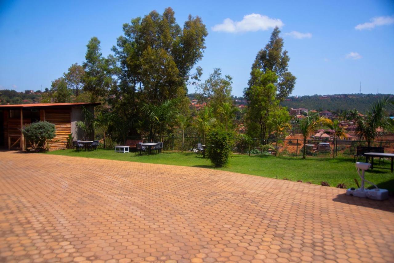 Quality Inn Hotel Kigali Exteriör bild