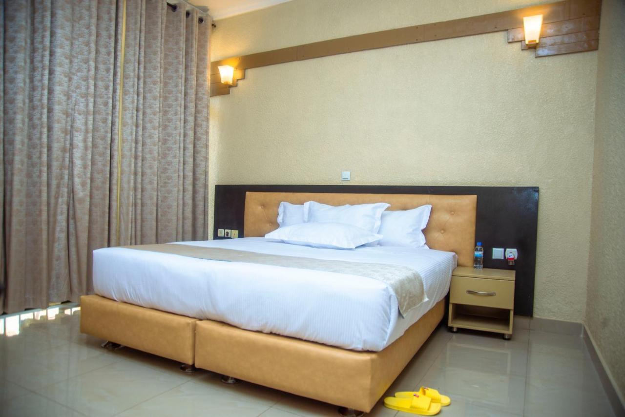 Quality Inn Hotel Kigali Exteriör bild