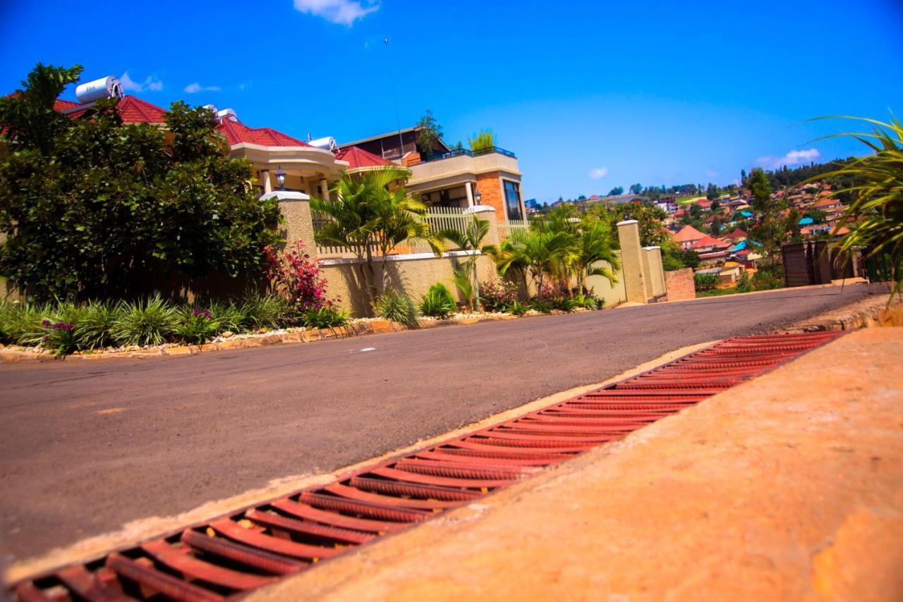 Quality Inn Hotel Kigali Exteriör bild