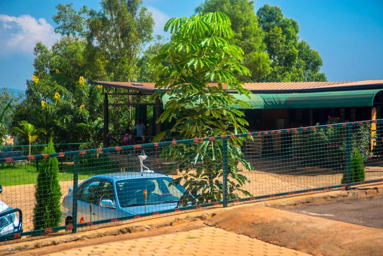 Quality Inn Hotel Kigali Exteriör bild